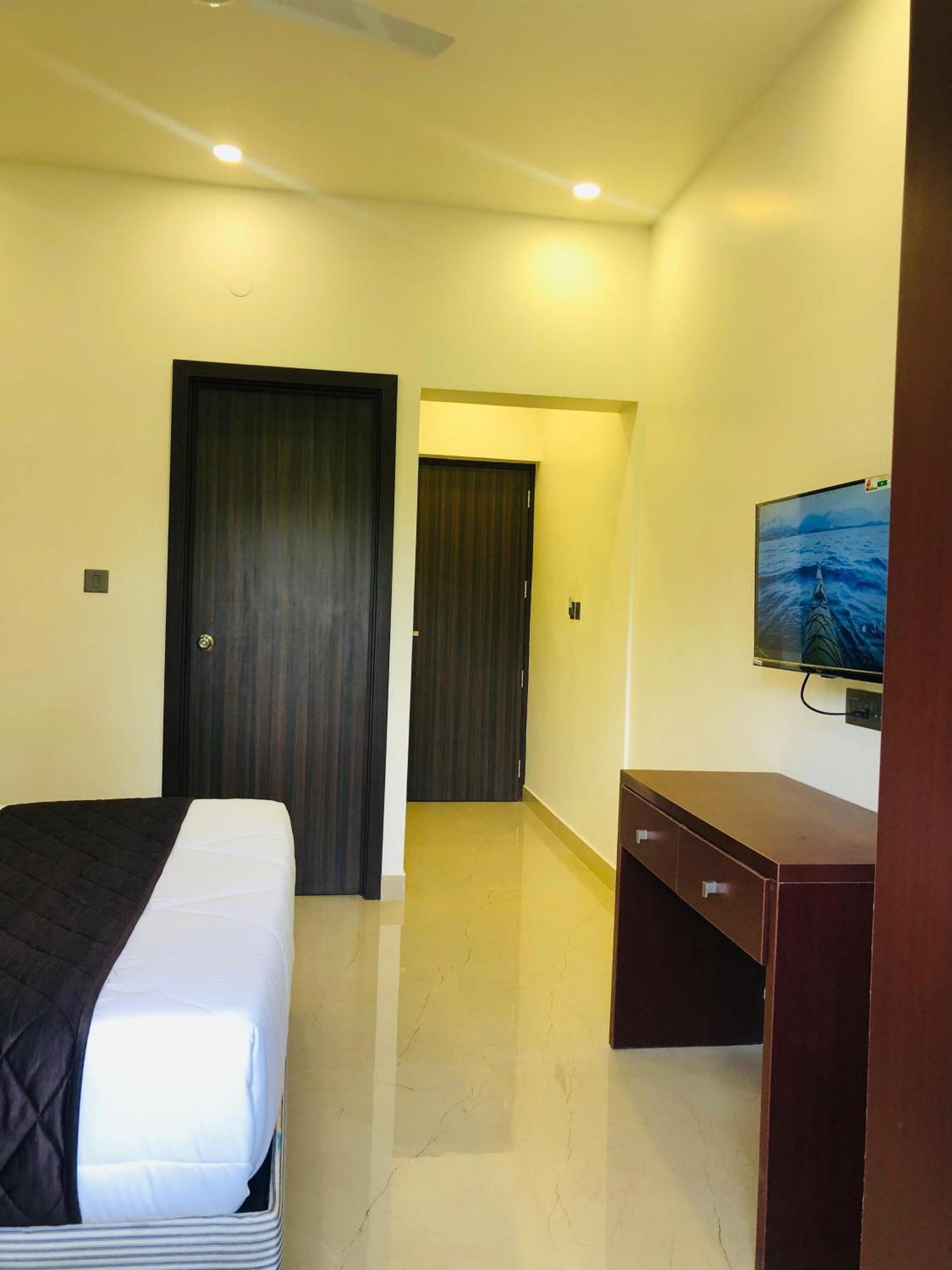 The Lotaz Hotel Kochi Eksteriør billede