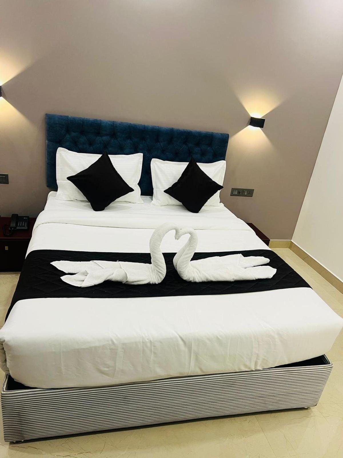 The Lotaz Hotel Kochi Eksteriør billede