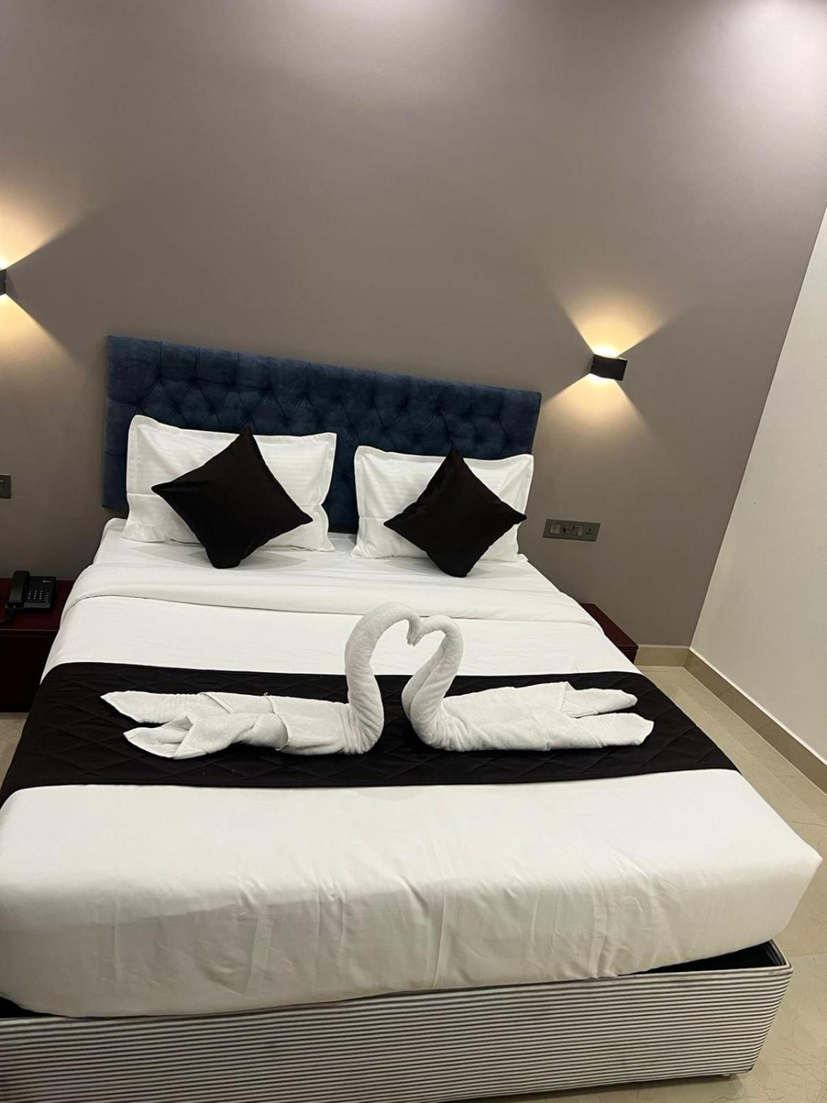 The Lotaz Hotel Kochi Eksteriør billede
