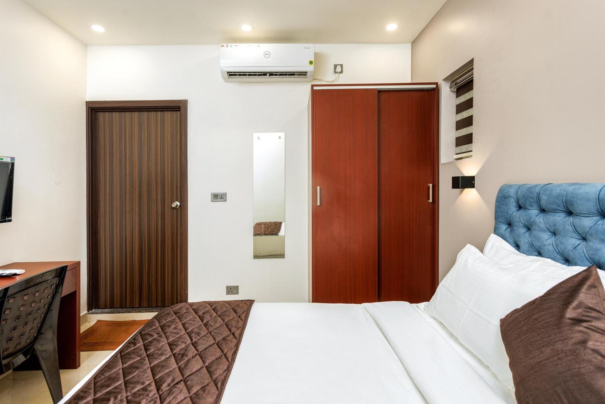 The Lotaz Hotel Kochi Eksteriør billede